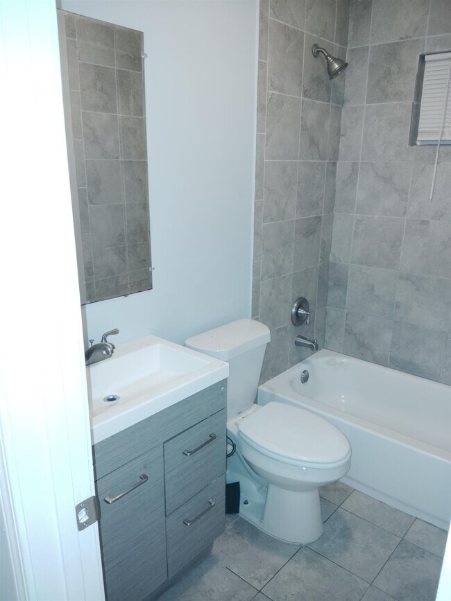 Foto del edificio - 881 N Claybrook St