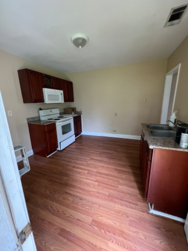 Building Photo - 4665 Pecan St