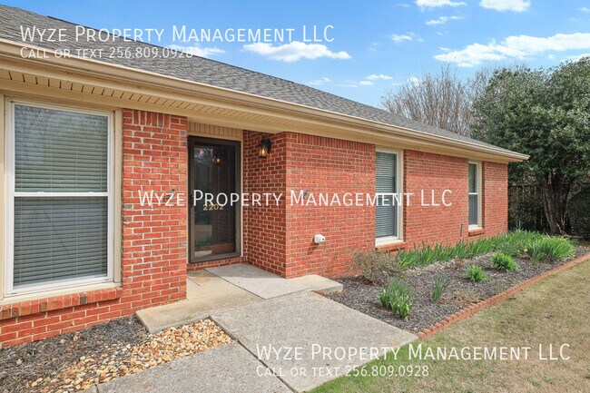 Building Photo - 2202 Manchester Cir SW