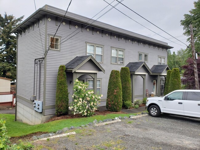 Building Photo - 1503 Lincoln St