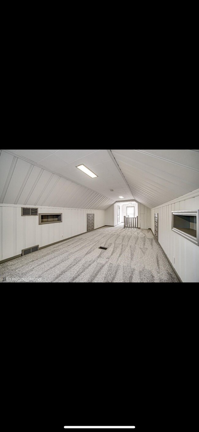 Foto del edificio - 3410 Jewett Ave