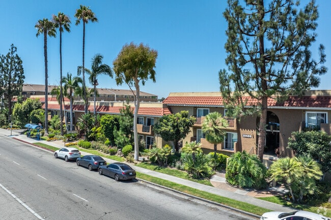 Building Photo - Villa La Paz