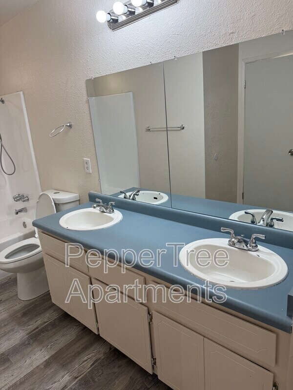 Foto del edificio - 760 E Elm Ave