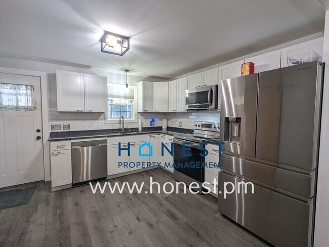 Foto del edificio - 162 College Ave