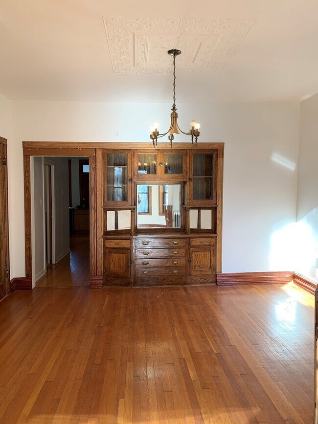 Foto del edificio - 1422 W Foster Ave