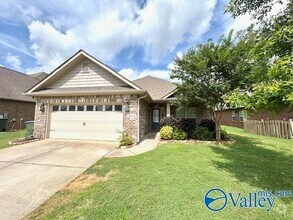 Building Photo - 7204 Lathan Dr SE