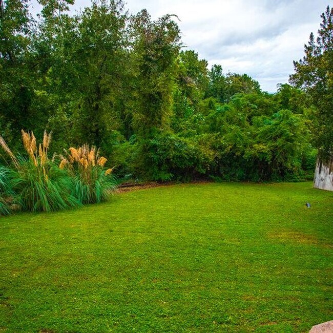 Foto del edificio - STUNNING!!! Four Bedroom two and a half bath home with a view!