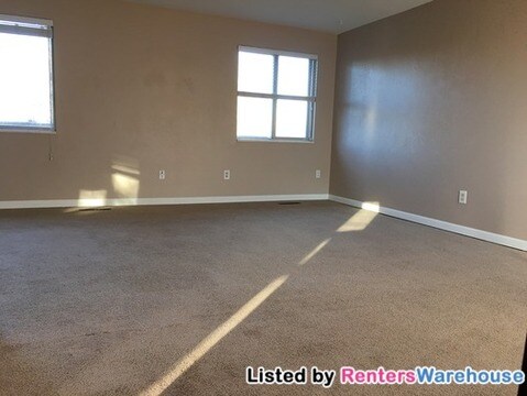 Building Photo - 7113 W Roxbury Pl