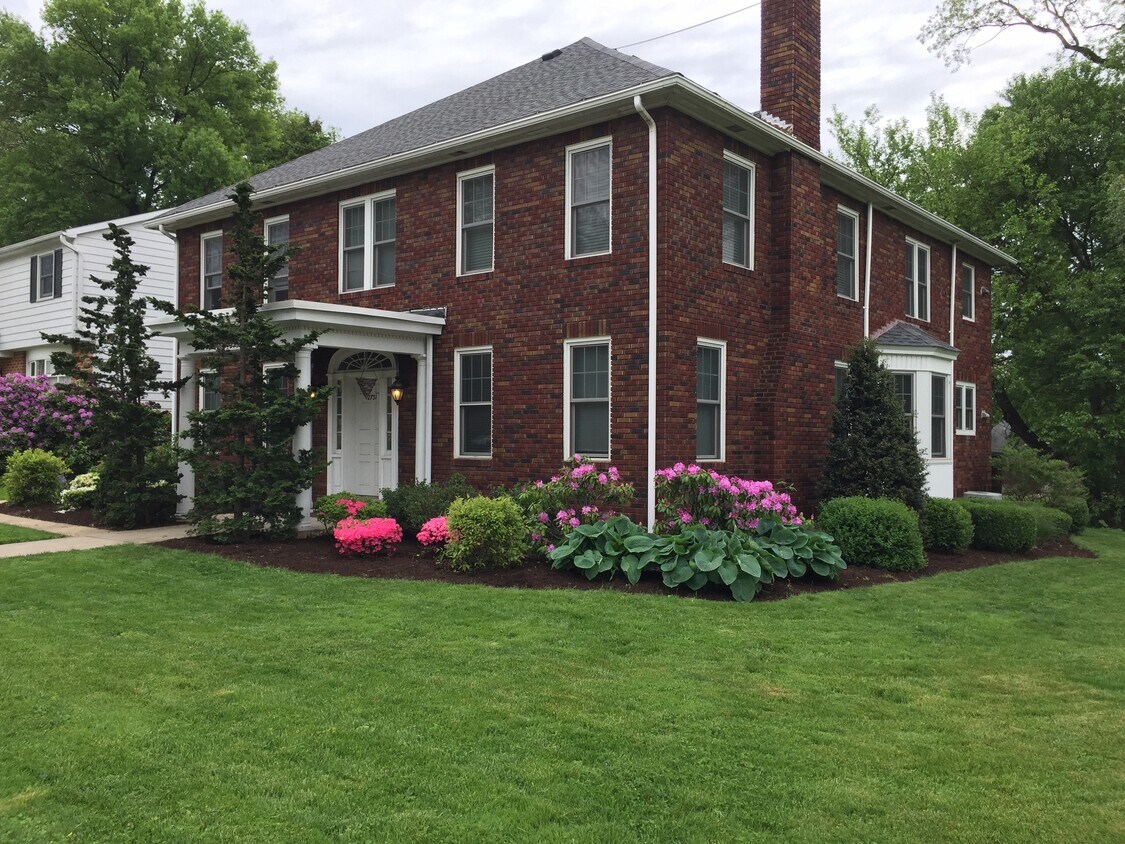 Primary Photo - 2731 Walnut St