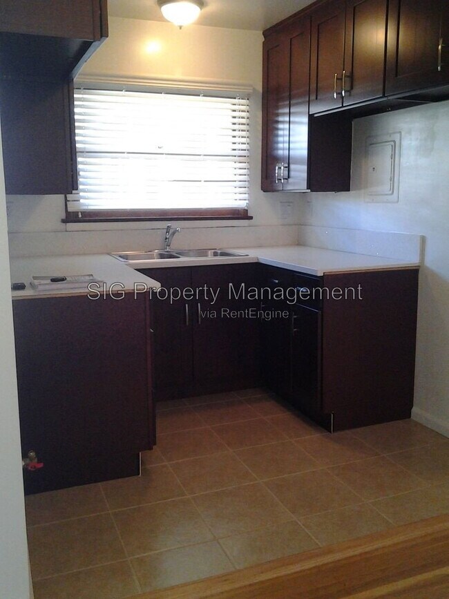 Foto del edificio - 1702 W Victory Blvd