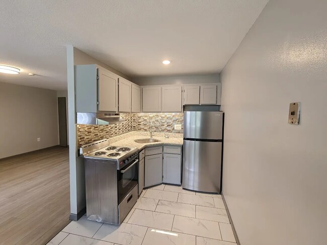 Building Photo - Vernon Pines Apartments