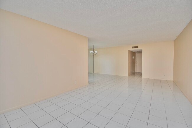 Building Photo - 14579 Canalview Dr