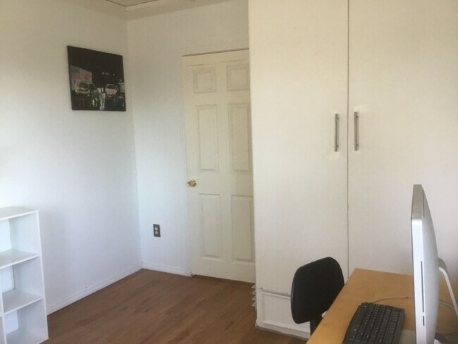 Foto del edificio - 9535 Prospect Ave