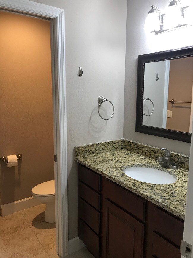 Foto del edificio - 2270 Hawks Cove Cir