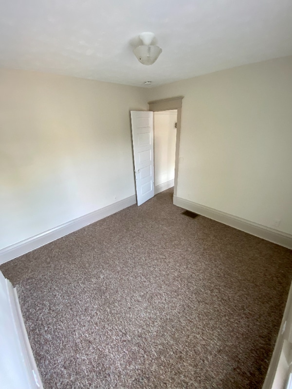 Foto del edificio - 418 Waukazoo Ave