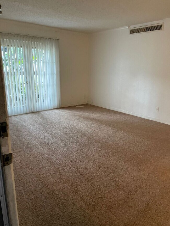 Foto del edificio - Ground Floor Two bedroom condo