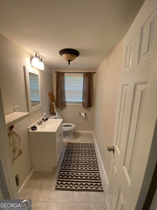 Foto del edificio - 1317 Dunwoody Ln NE
