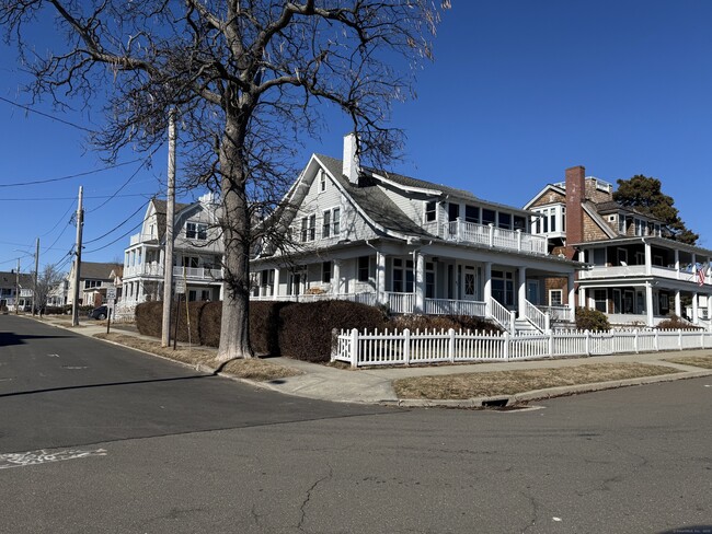 Building Photo - 41 Trumbull Ave