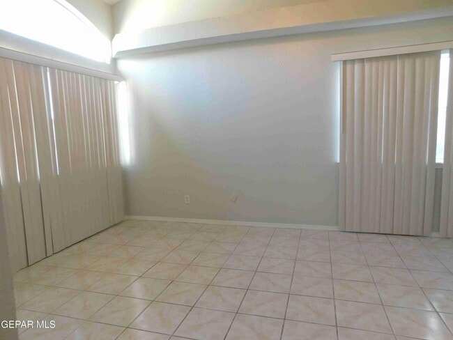 Foto del edificio - 5025 Ballinger Dr