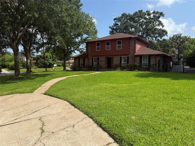 Foto del edificio - 3232 Parkwood Dr
