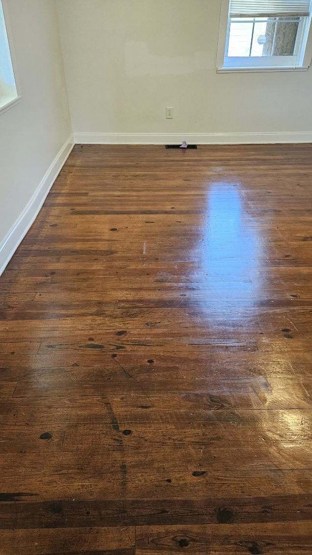 Building Photo - Newly Renovated Home!