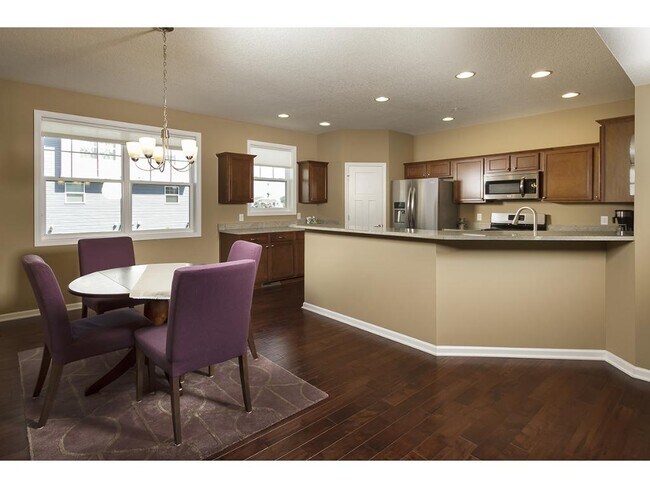 Foto del edificio - 9580 Madison Dr
