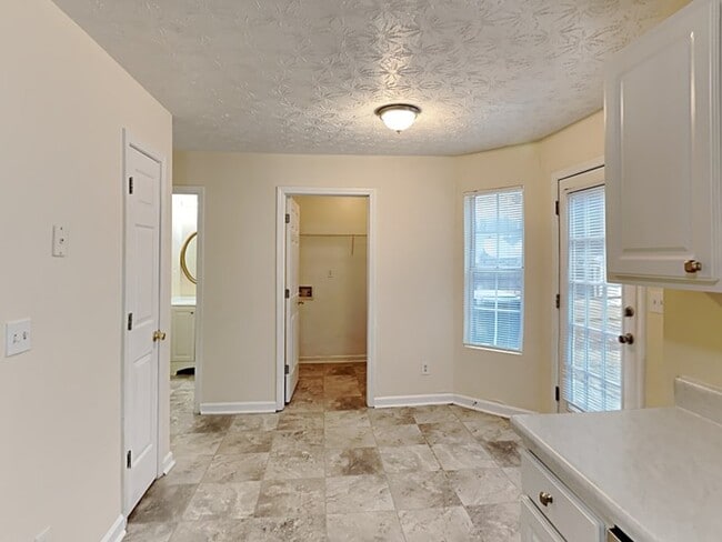 Building Photo - 2895 Arden Ridge Dr