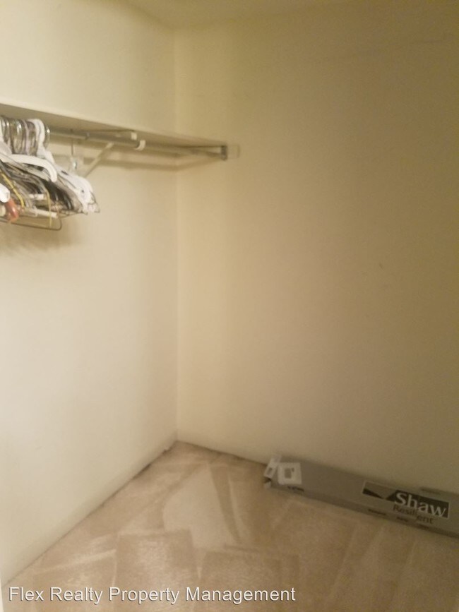 Foto del edificio - 1132 Bernath Pky