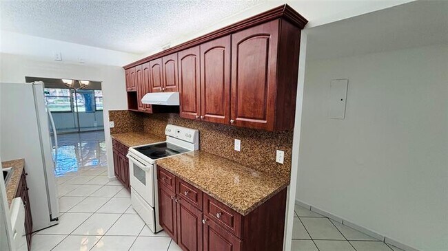 Foto del edificio - 1200 SW 124th Terrace