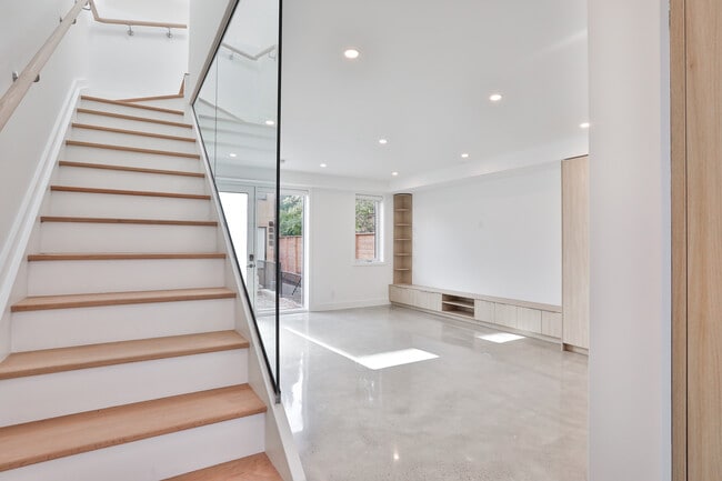 Building Photo - 68 Foxley St