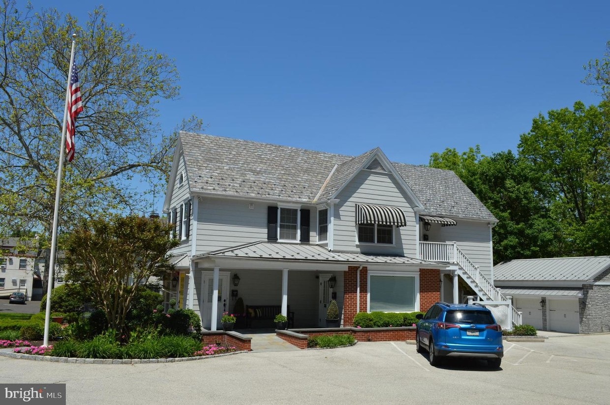 511 Germantown Pike, Lafayette Hill, PA 19444 House Rental in