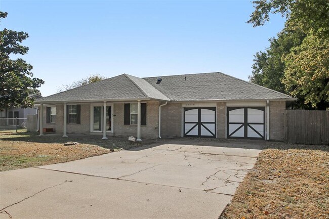 Building Photo - 10516 NW 16th St