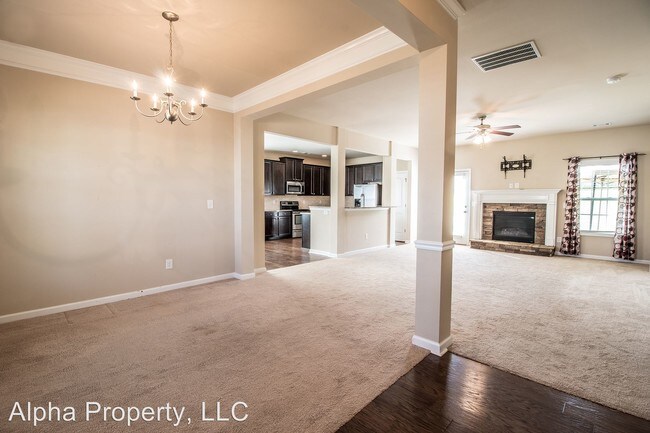 Building Photo - 112 Norfolk Cir