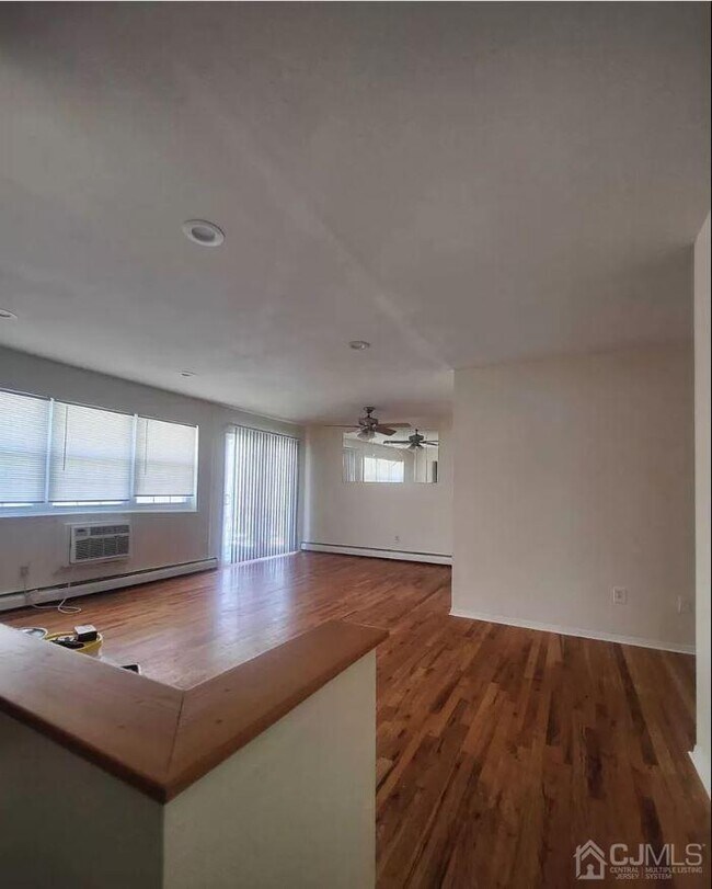 Foto del edificio - 12 S Atlantic Ave