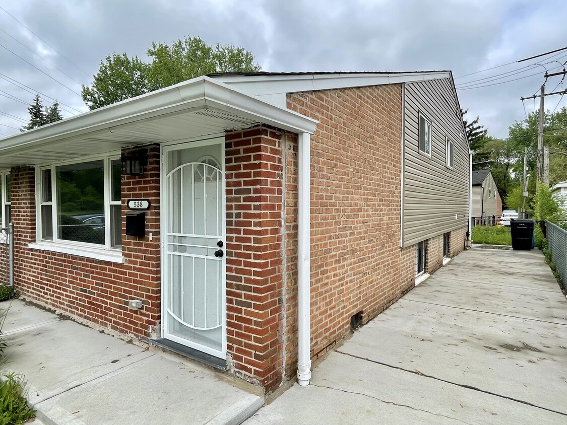 Primary Photo - 538 E 134th St