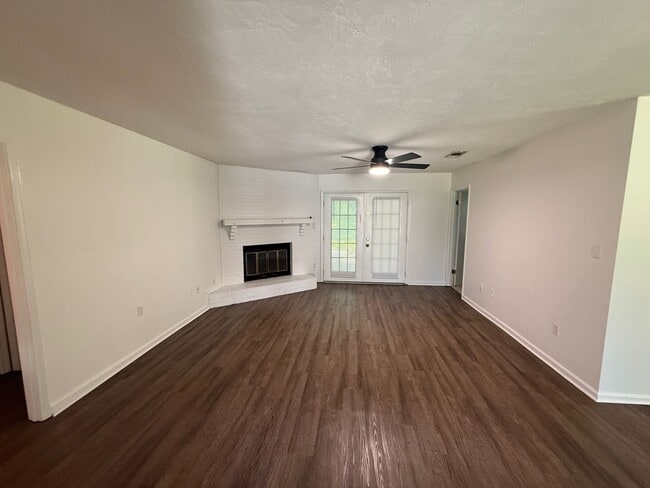 Building Photo - 886 Meginnis Ln
