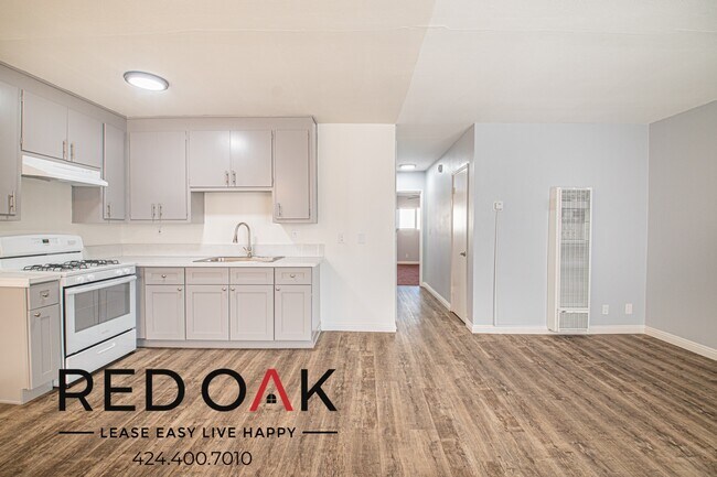 Building Photo - 9210 Somerset Blvd