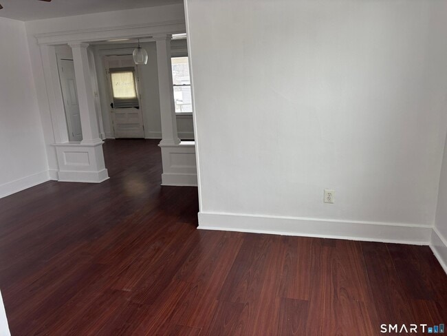 Building Photo - 1821 E Main St