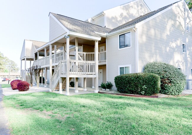 Building Photo - 1095 Plantation Dr W