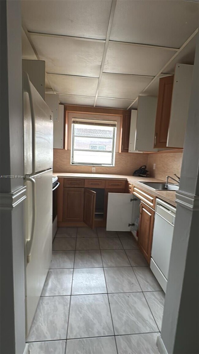 Foto del edificio - 1501 NE 34th Ct