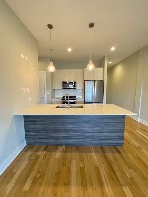 Building Photo - 4555 N Ravenswood Ave