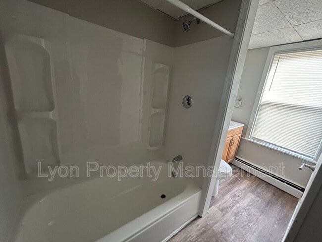 Building Photo - 46 Spring St