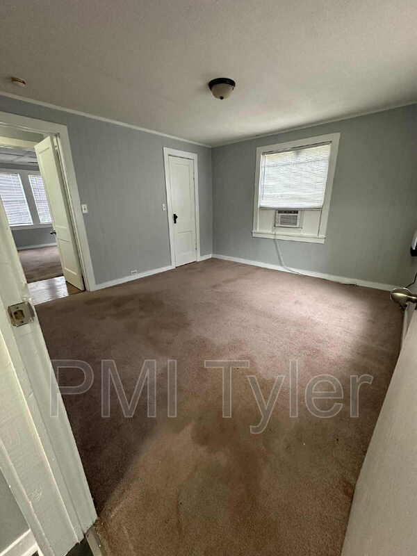 Foto del edificio - 107 Tracy Lynn St