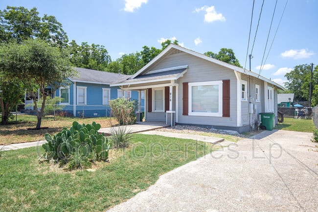 Photo - 916 Iowa St House