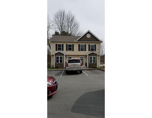 Primary Photo - 1390 Main St