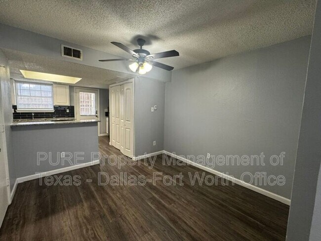 Foto del edificio - 4004 W Pioneer Dr
