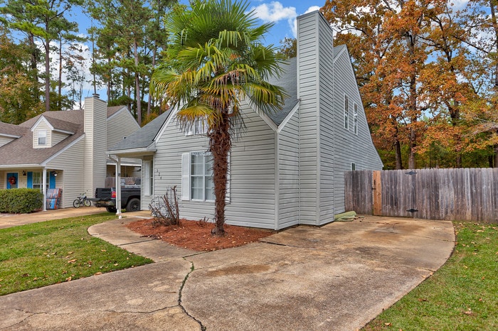 Primary Photo - Beautiful Home for Lease!