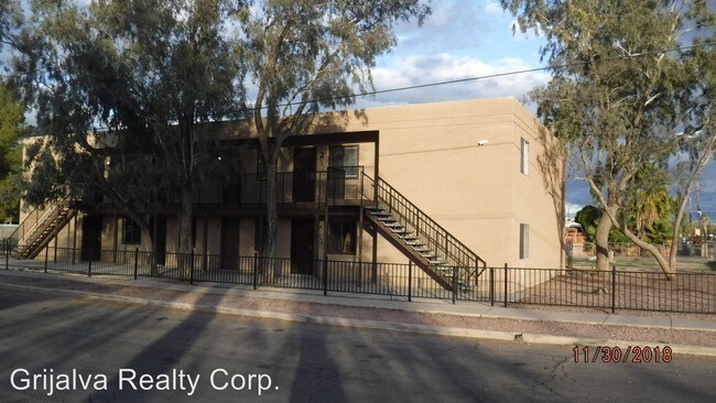 Building Photo - 1202 N Catalina Ave