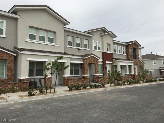 Building Photo - 7580 Nicklin St