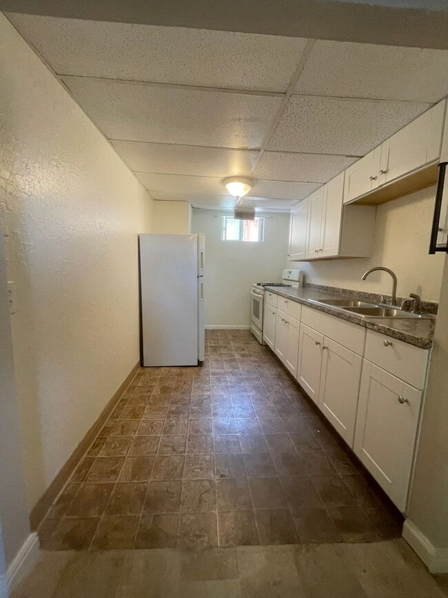 Building Photo - Ogden 1 Bedroom Basement Apartment, 800 sq ft, Spacious